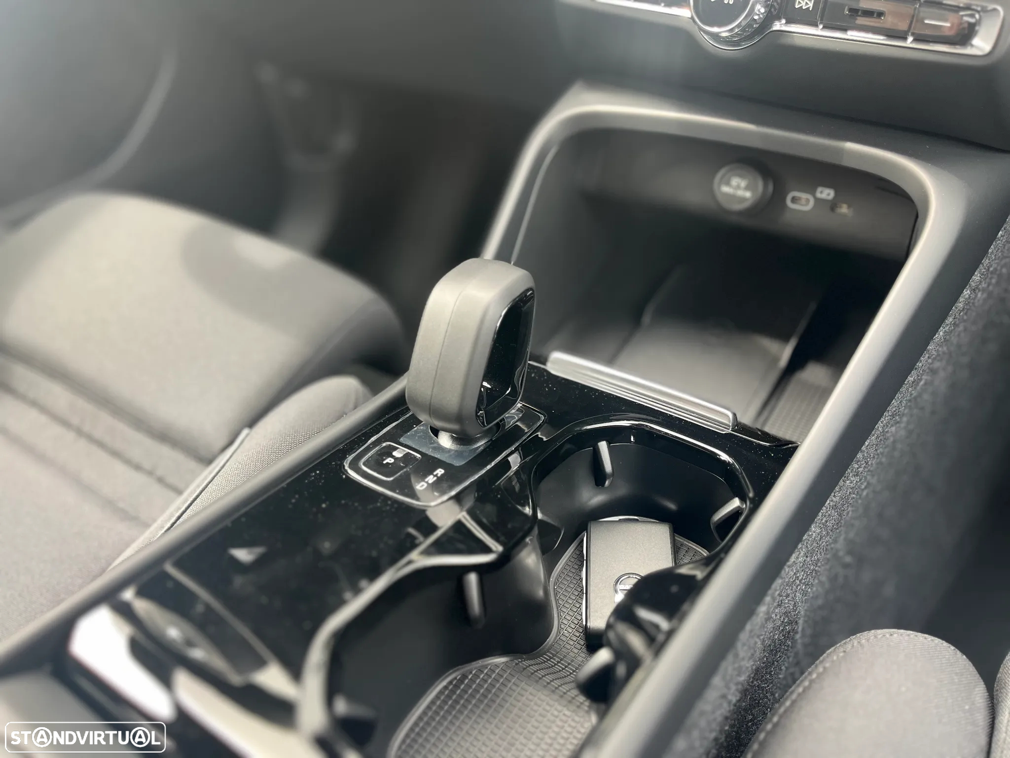 Volvo EX40 82 kWh Twin Motor Plus - 31