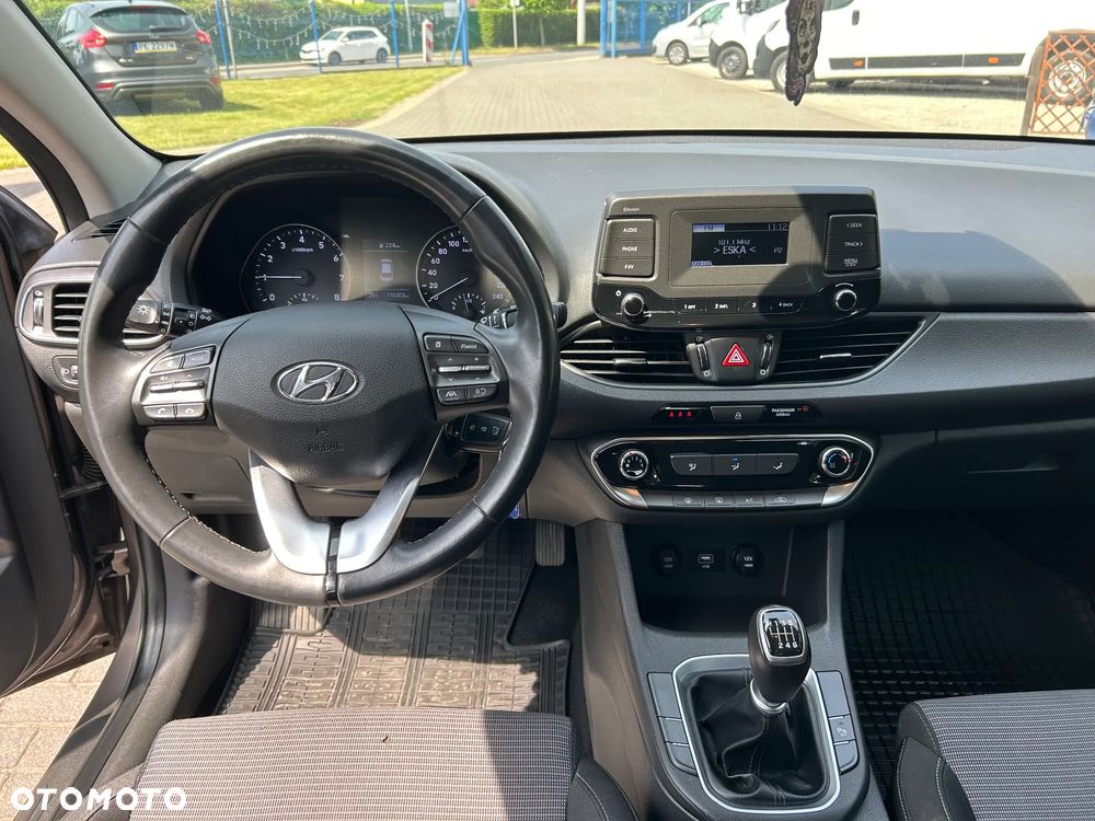 Hyundai i30 1.5 DPI Classic + - 7