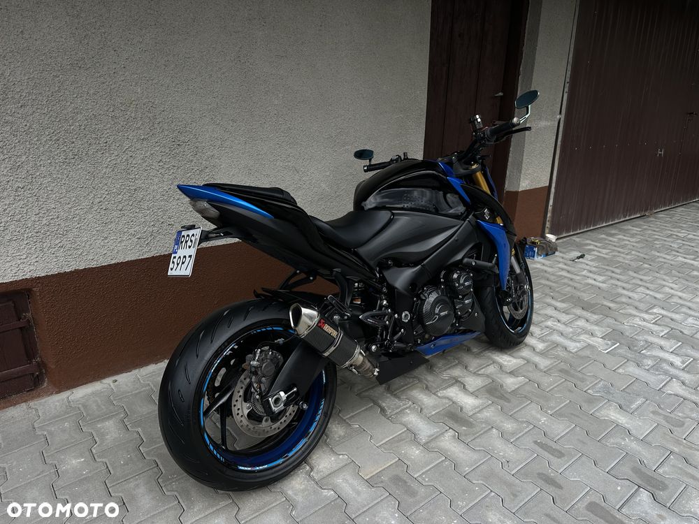 Suzuki GSX - 6