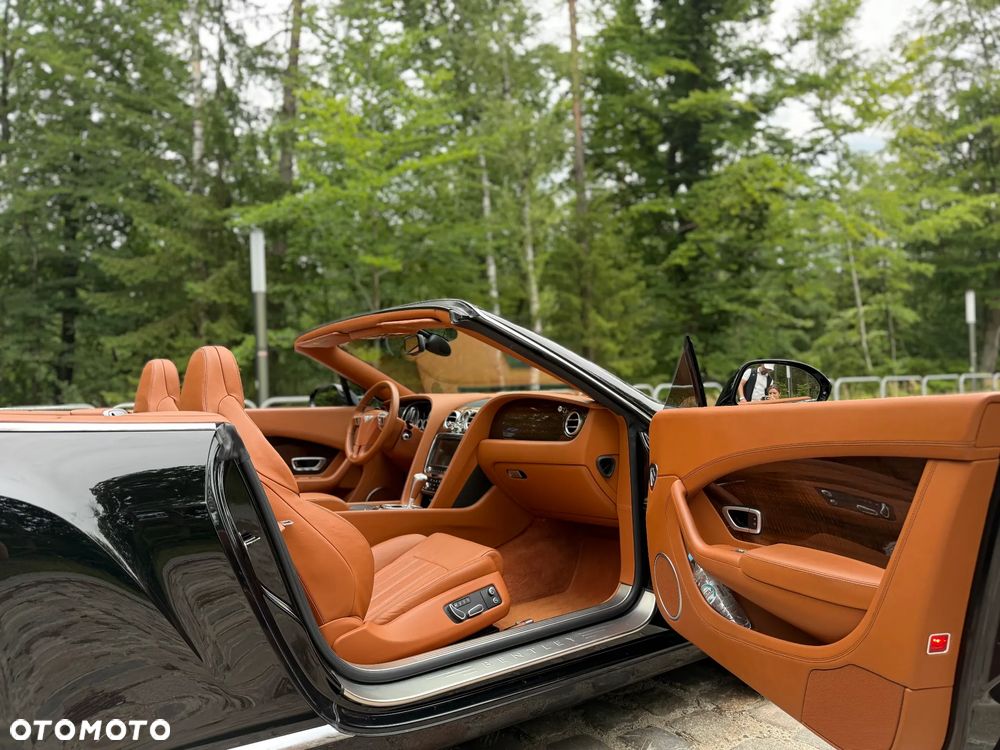 Bentley Continental GT V8 Convertible - 12