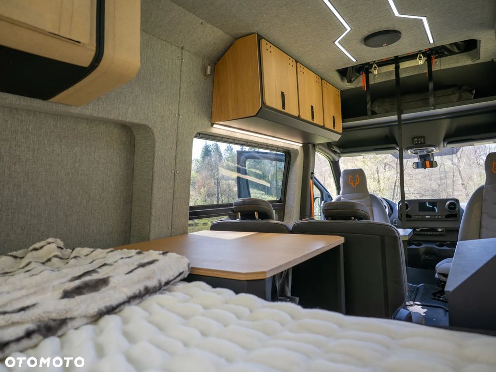 Mercedes-Benz Sprinter 907.235 - 30