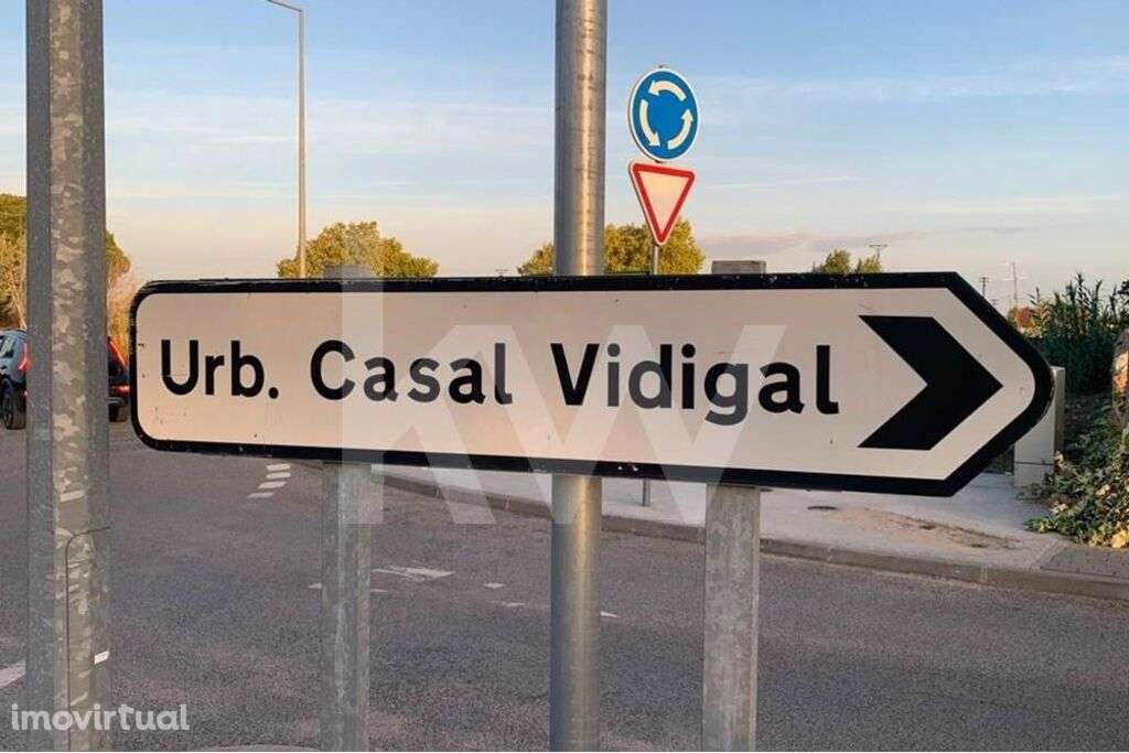 Vende-se Terreno Urbano no Entroncamento - Grande imagem: 5/32