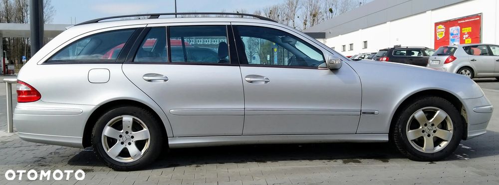 Mercedes-Benz E-Class 2005 photo 4