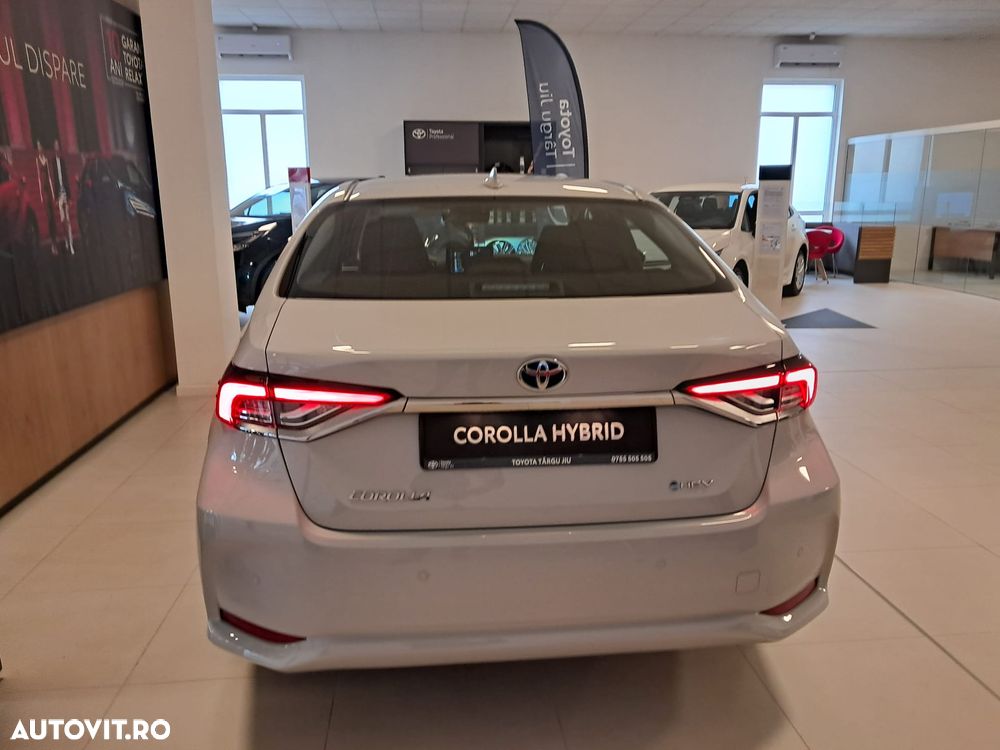 Toyota Corolla 1.8 HSD Business - 9