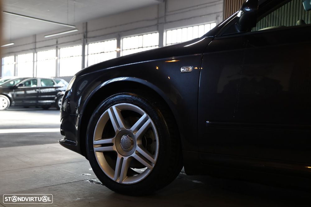 Audi A4 Avant 2.0 TDi S-line - 3