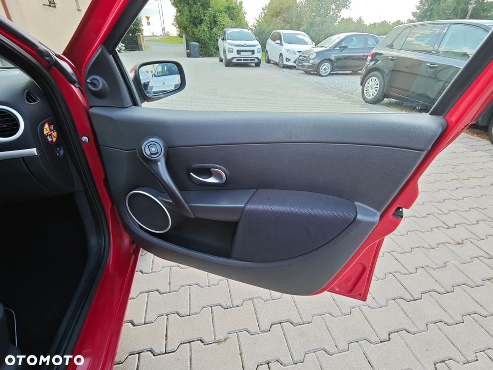 Renault Clio 1.6 16V Expression - 13