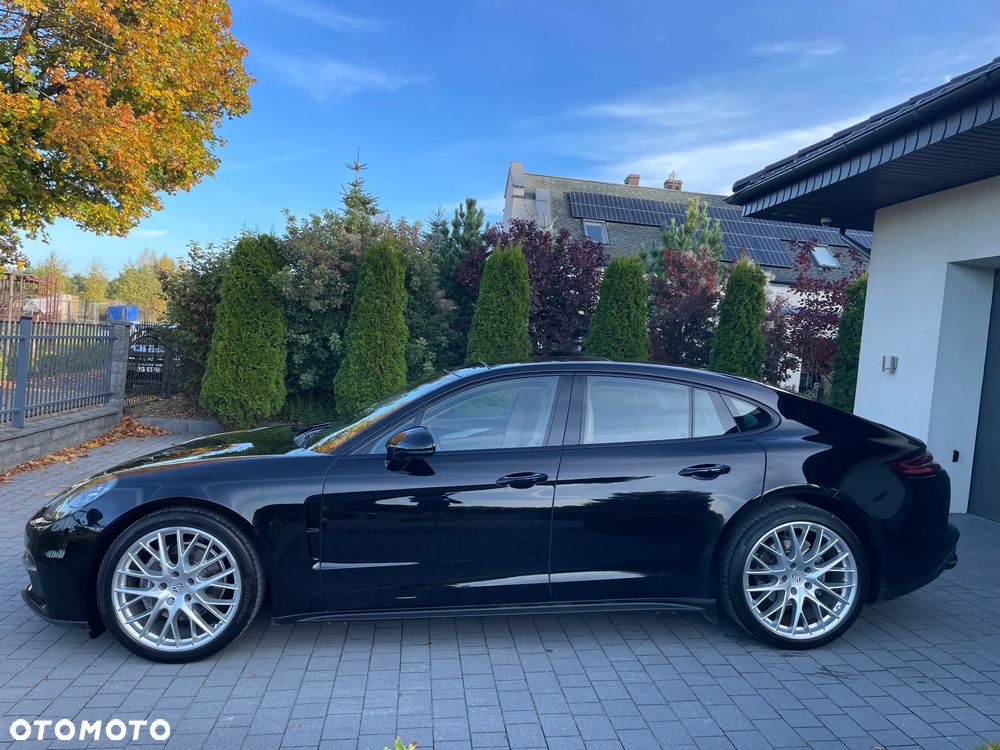 Porsche Panamera - 4