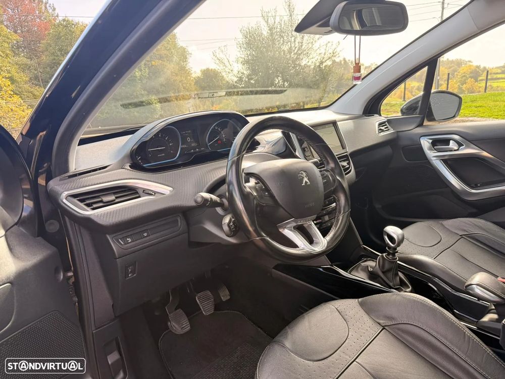 Peugeot 2008 1.2 PureTech GT Line - 6
