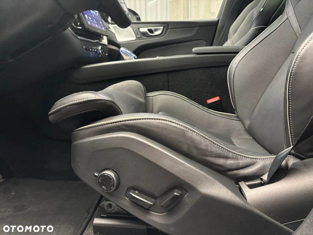 Volvo XC 60 B5 B AWD Ultra Black Edition - 7