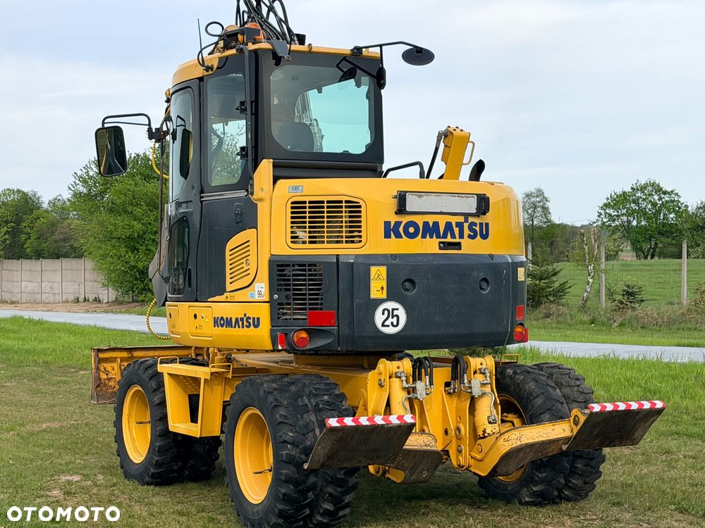 Komatsu 4x4x4 ramię łamane Koparka kołowa KOMATSU  PW98MR-8 10ton 4x4x4 ośki skrętne Ramię 3x łamane BEZ DPF i ADBLUE 4 cyl dodatkowe wyjścia hydr Pług Podpory 2012 szybka zwinna Prosto z importu 1 właściciel Cat TEREX Liebherr Wacker Pw 98 Mr 8 11 - 23