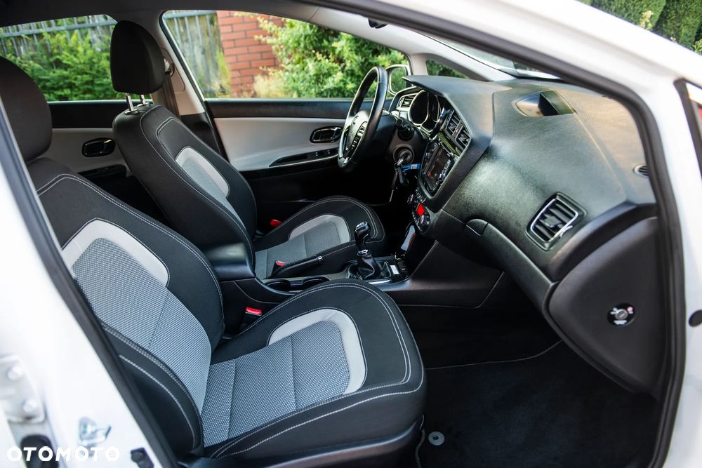 Kia Ceed 1.4 CVVT Vision - 38