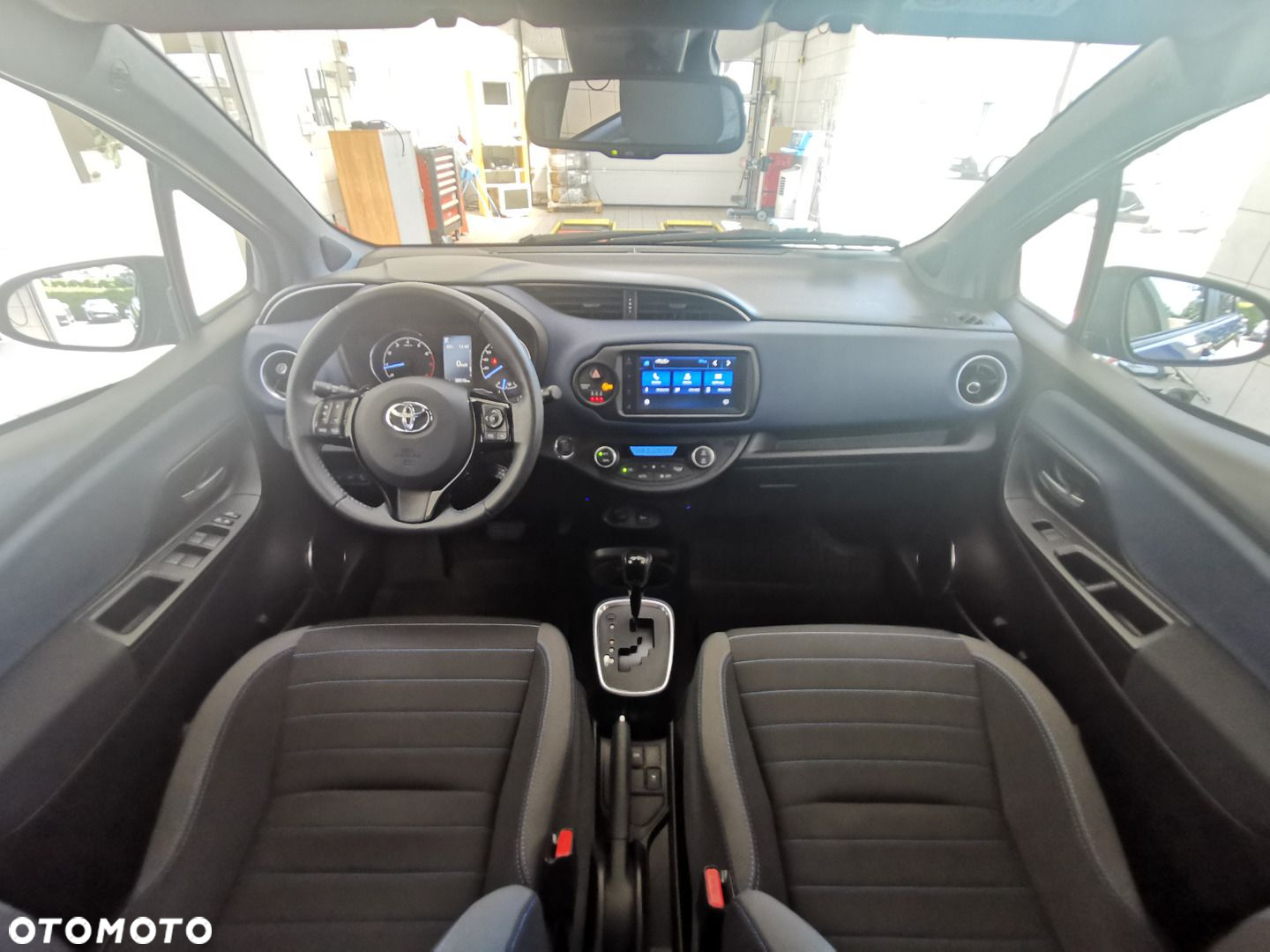 Toyota Yaris - 12