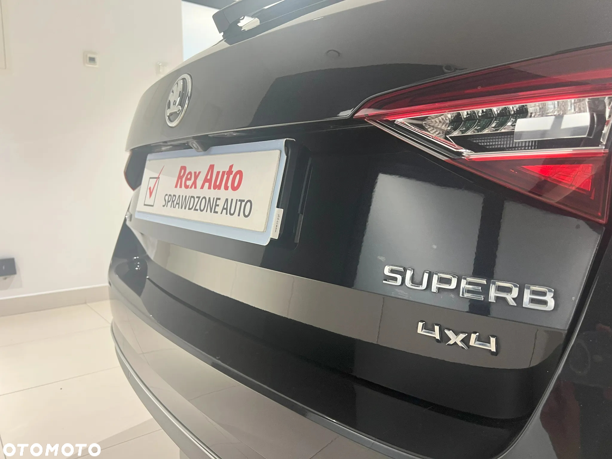 Skoda Superb 2.0 TDI 4x4 L&K DSG - 9