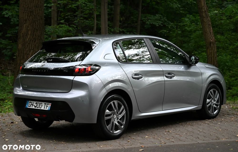 Peugeot 208 - 10