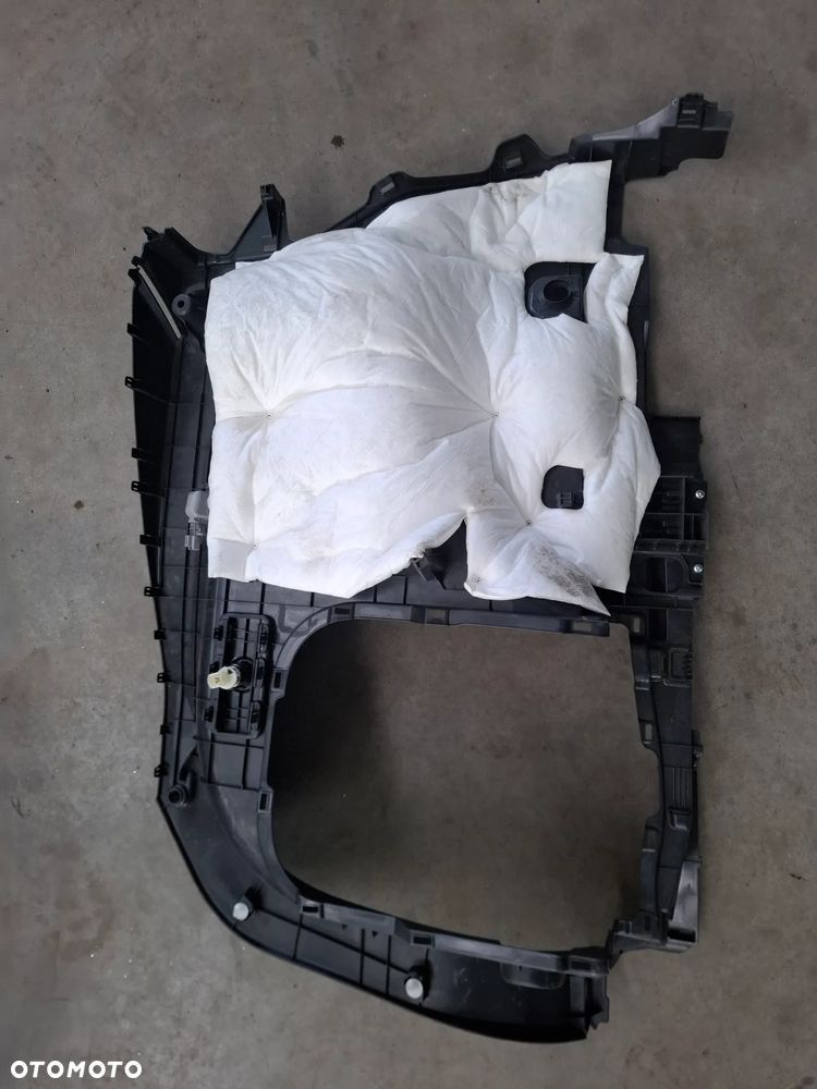 TOYOTA RAV4 V BOCZEK BAGAŻNIKA PRAWY - 2