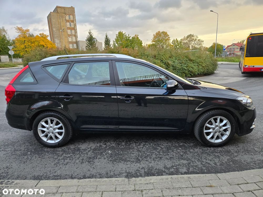 Kia Ceed Cee'd 1.6 Crdi Comfort + - 4