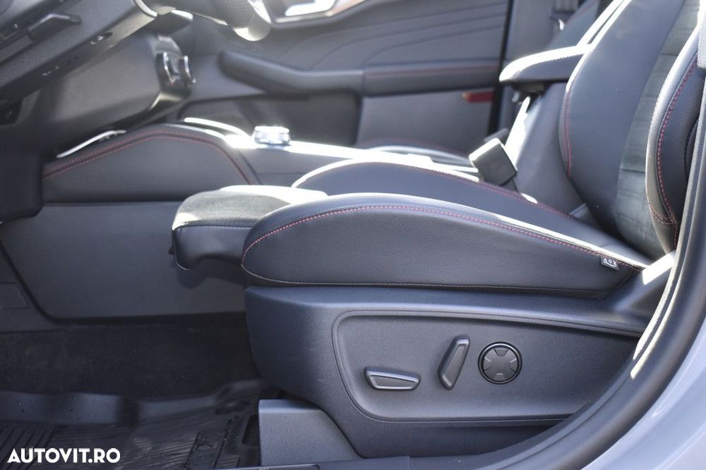 Ford Kuga - 21