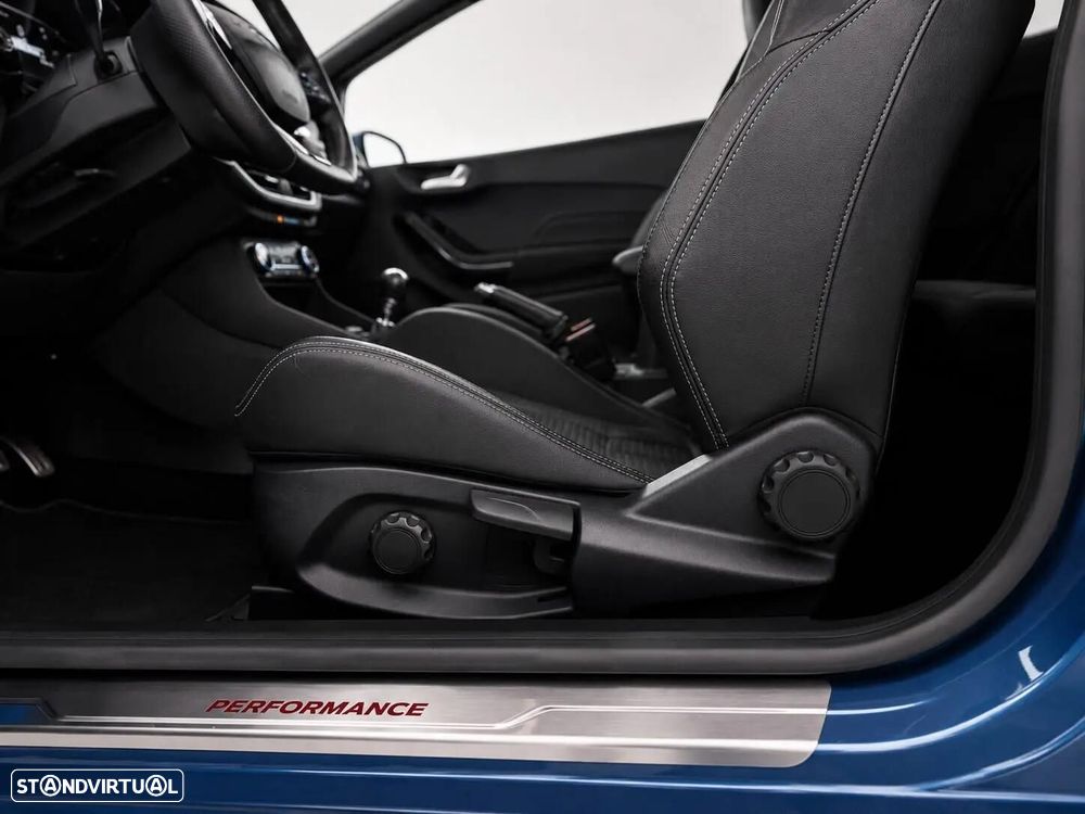 Ford Fiesta 1.5 EcoBoost S&S c/ Pack Pele Exclusiva ST - 29