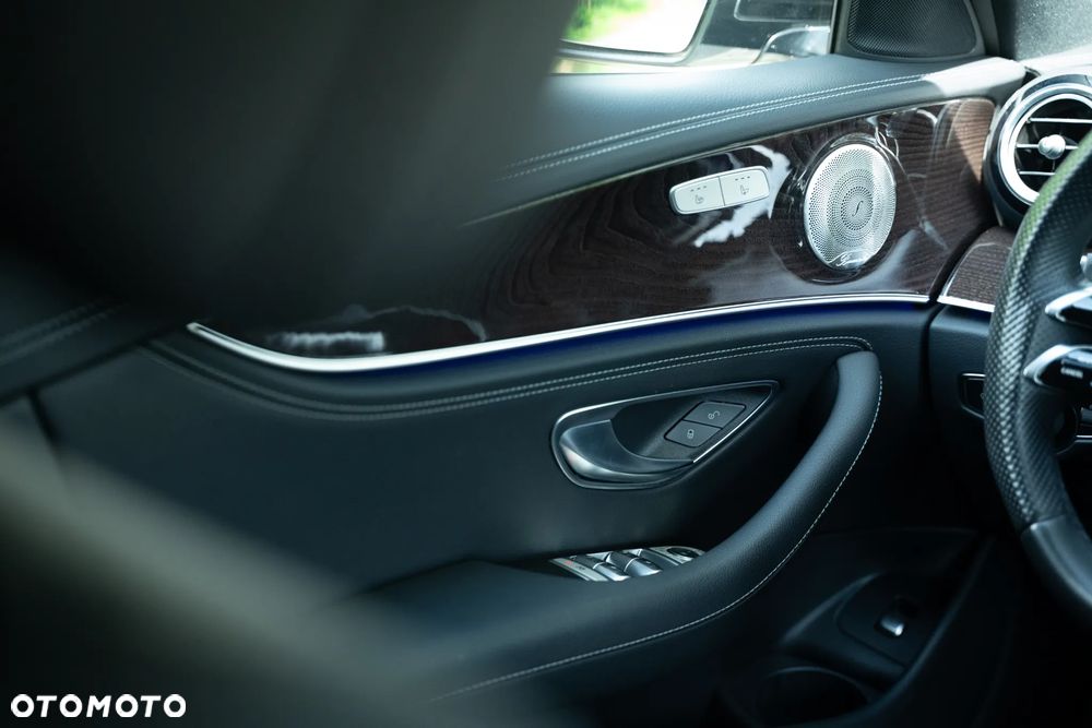 Mercedes-Benz Klasa E 220 d 4-Matic Business Edition - 28