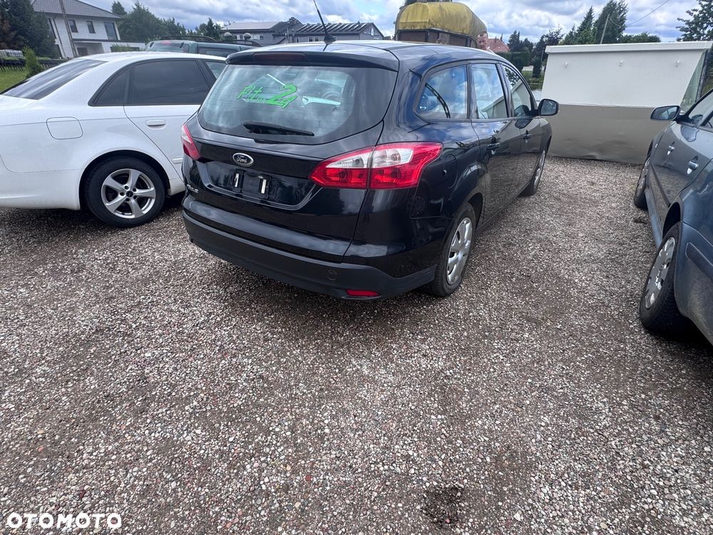 Ford Focus 1.6 Ambiente - 4