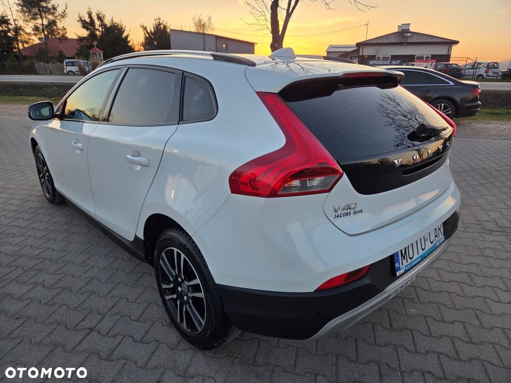 Volvo V40 Cross Country D2 Momentum - 13