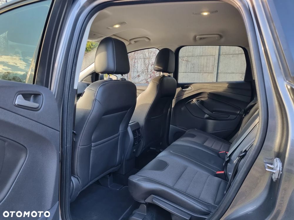 Ford Kuga 1.5 EcoBoost 2x4 Titanium - 18