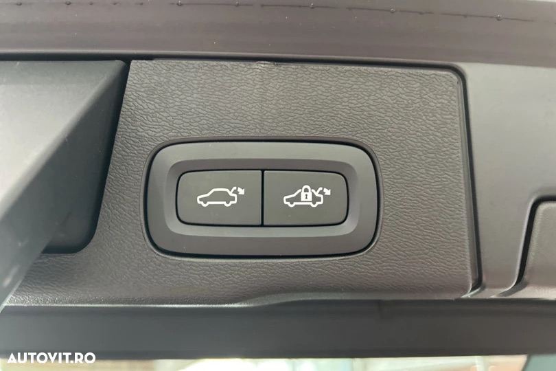 Volvo XC 60 T6 AWD Plug-in Hybrid Plus Bright - 18