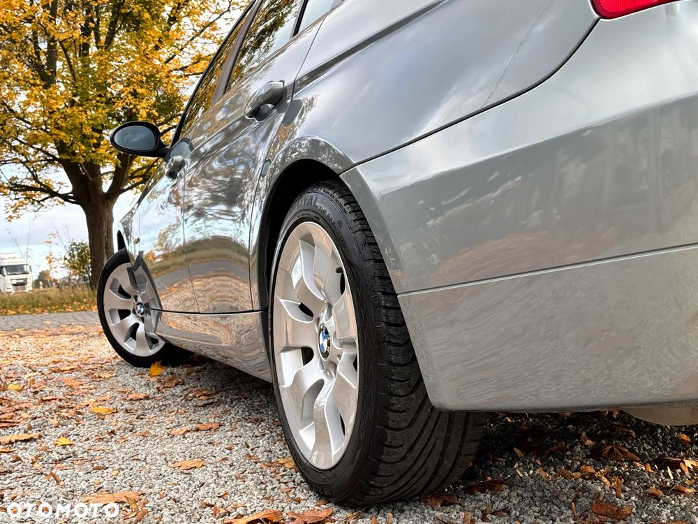 BMW Seria 3 320i - 25