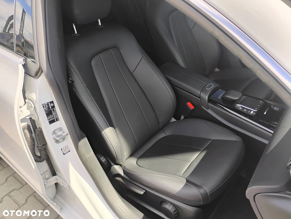 Mercedes-Benz CLA 180 Progressive 7G-DCT - 16