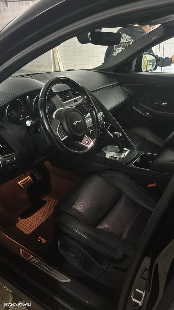 Jaguar E-Pace 2.0 i4 R-Dynamic SE AWD Aut. - 2