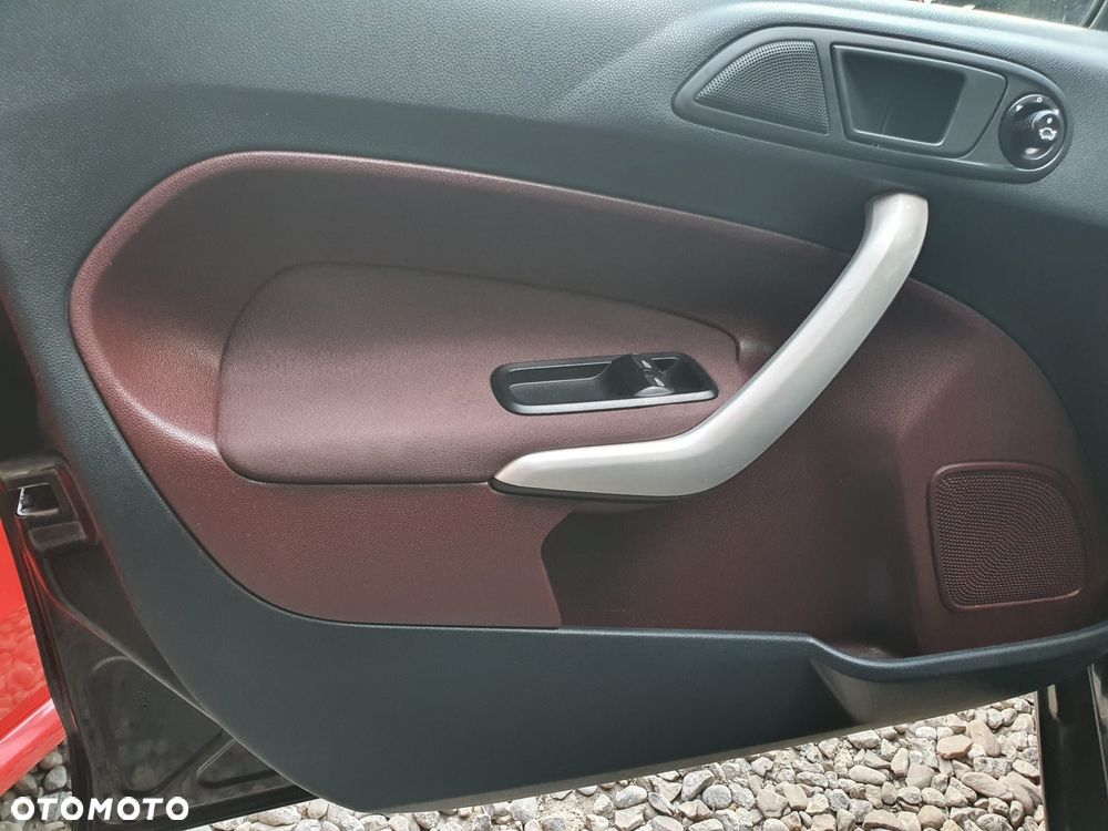 Ford Fiesta 1.25 Titanium - 31