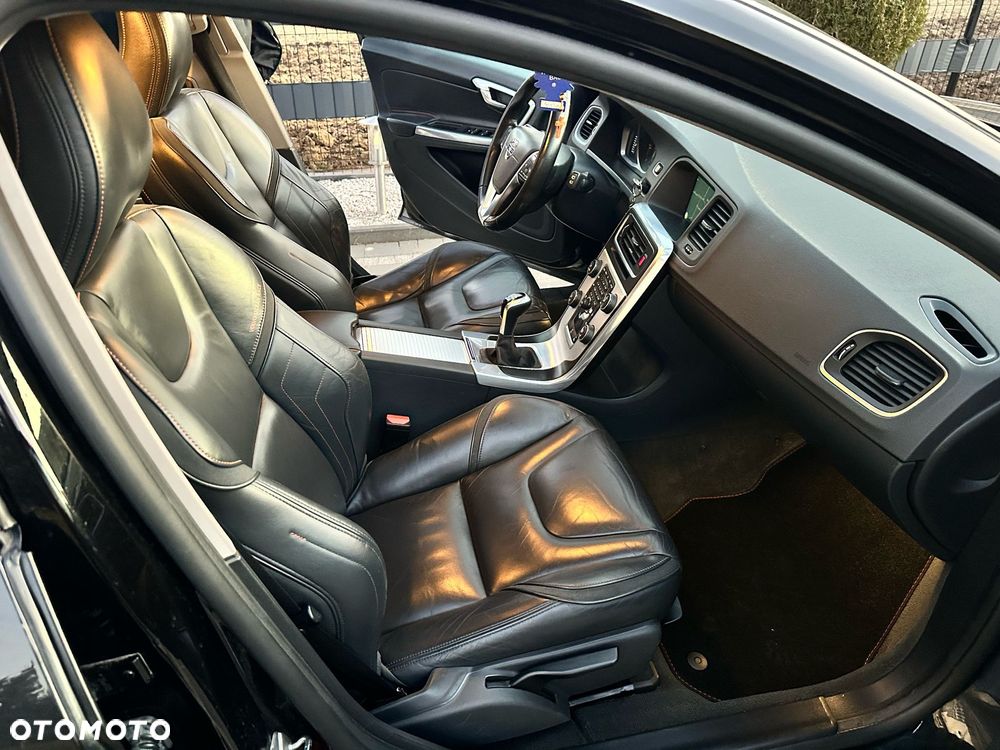 Volvo V60 D2 Ocean Race - 12