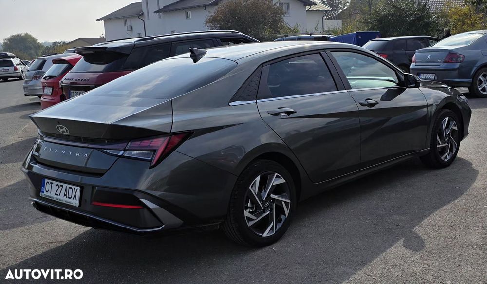 Hyundai Elantra 1.6 l 123 CP CVT Exclusive Navi - 15