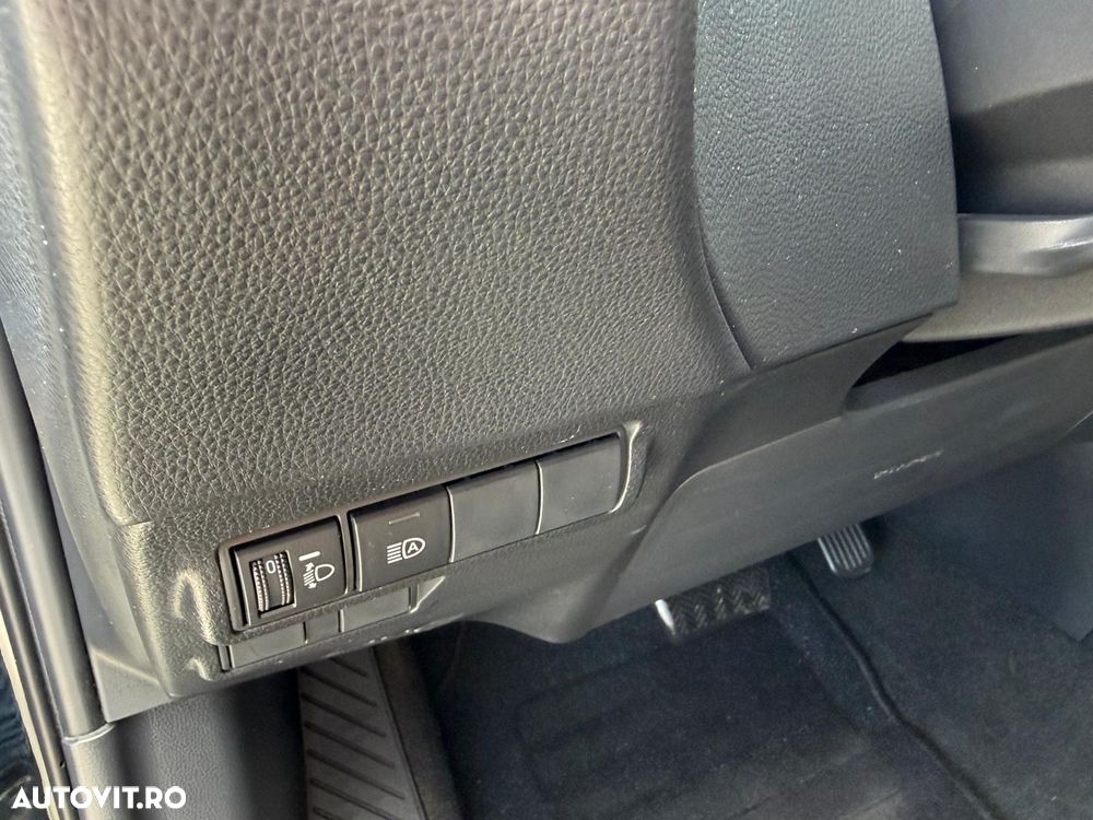 Toyota Corolla Cross - 24