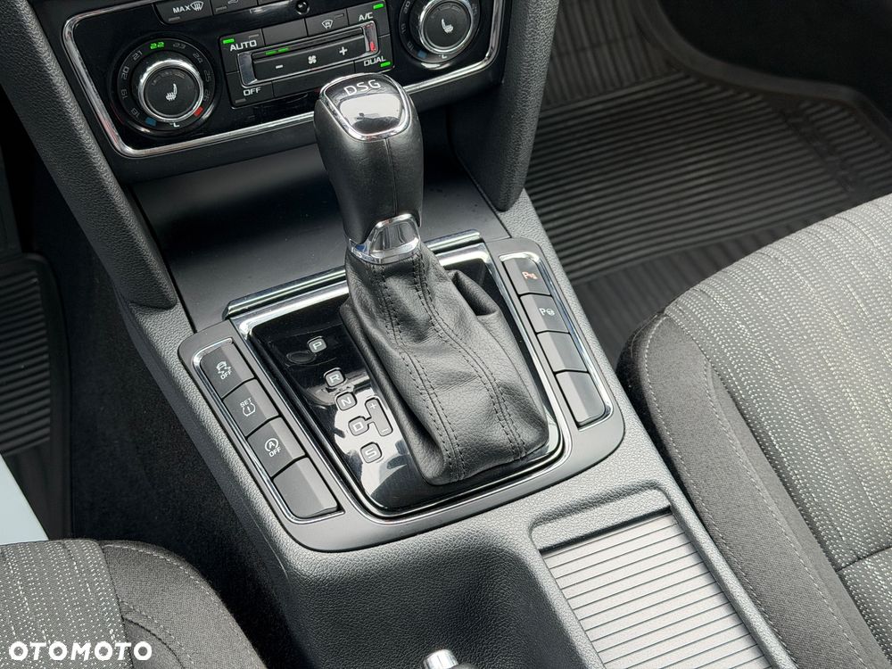 Skoda Superb 2.0 TDI Elegance DSG - 29
