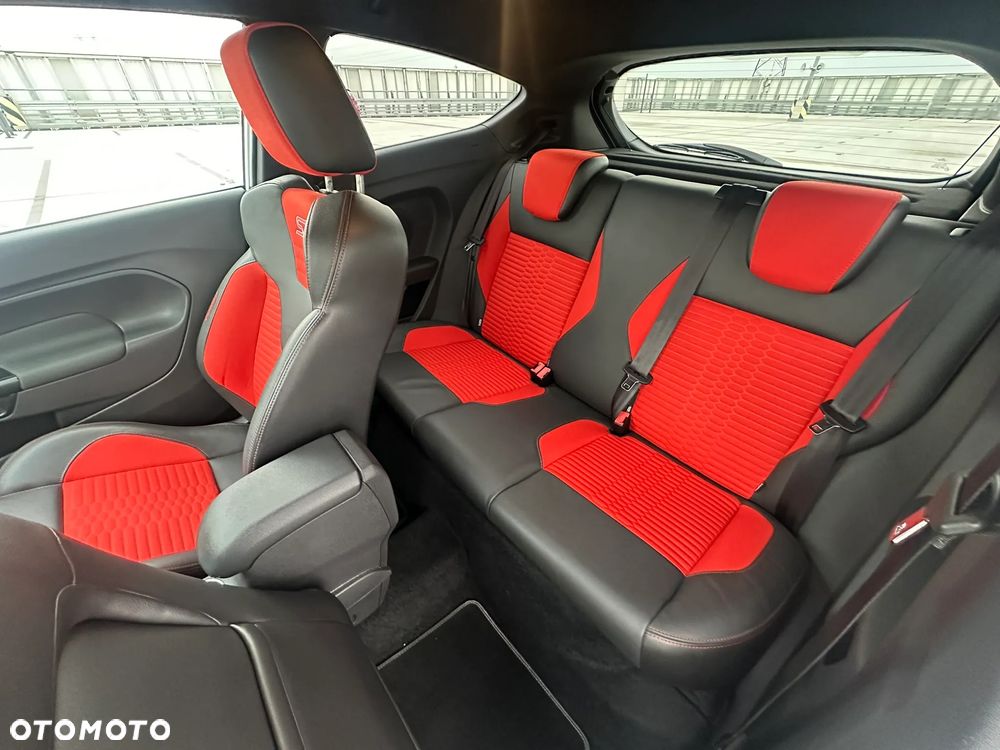Ford Fiesta 1.6 EcoBoost ST - 8