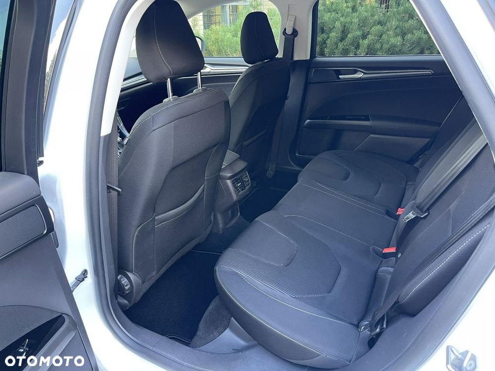 Ford Mondeo - 29