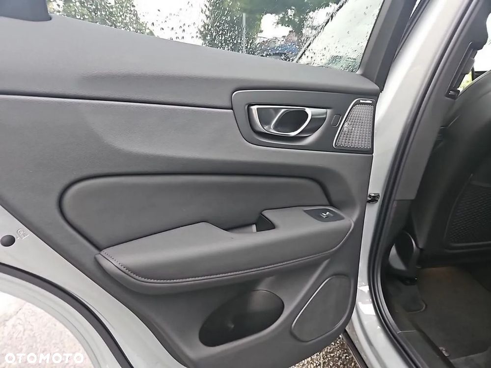 Volvo XC 60 B5 B AWD Ultra Black Edition - 19
