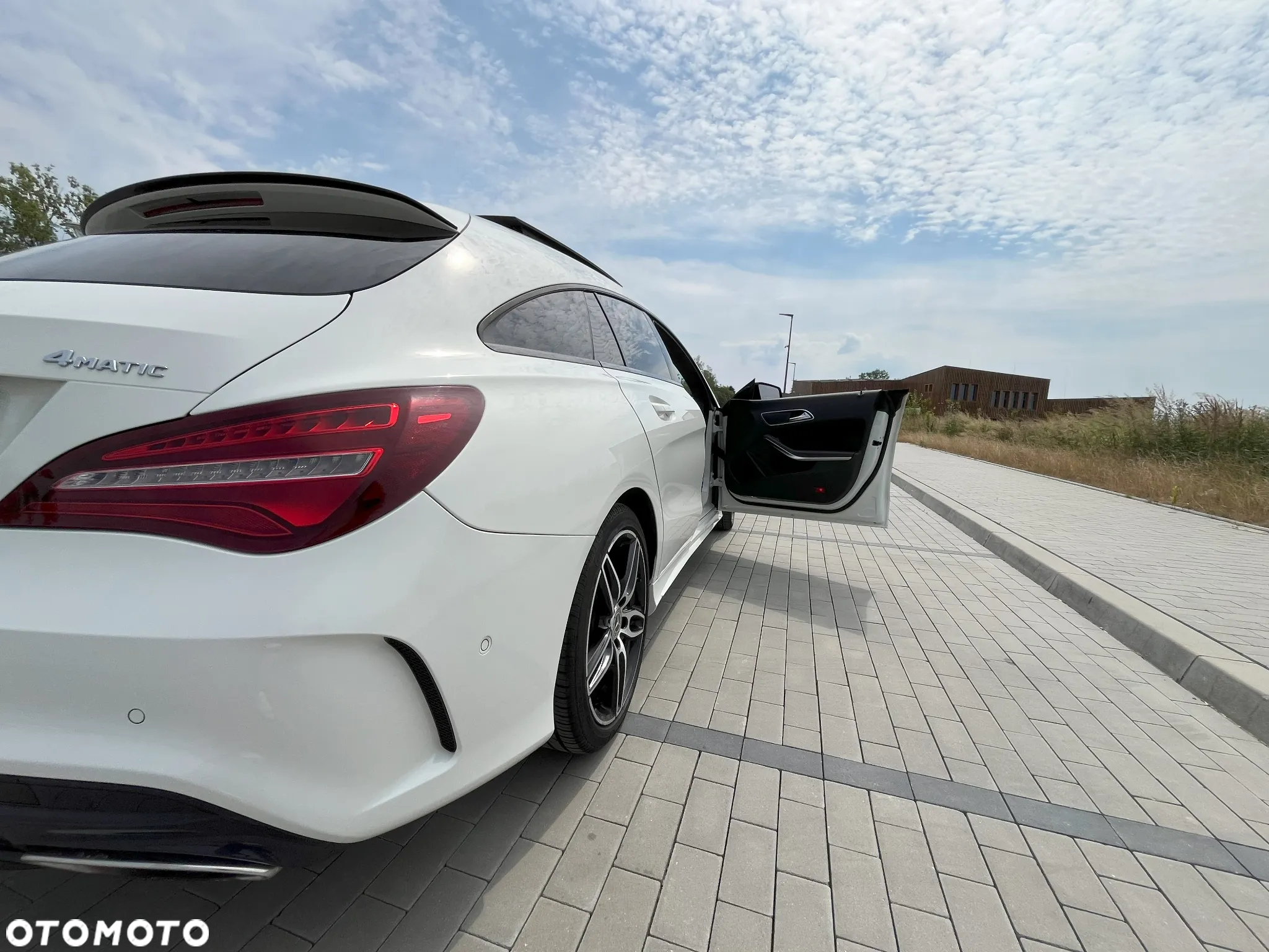 Mercedes-Benz CLA 220 4-Matic AMG Line - 13