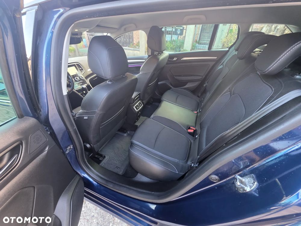 Renault Megane 1.5 Blue dCi Intens - 11