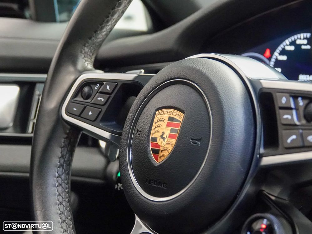 Porsche Panamera 4 E-Hybrid - 32