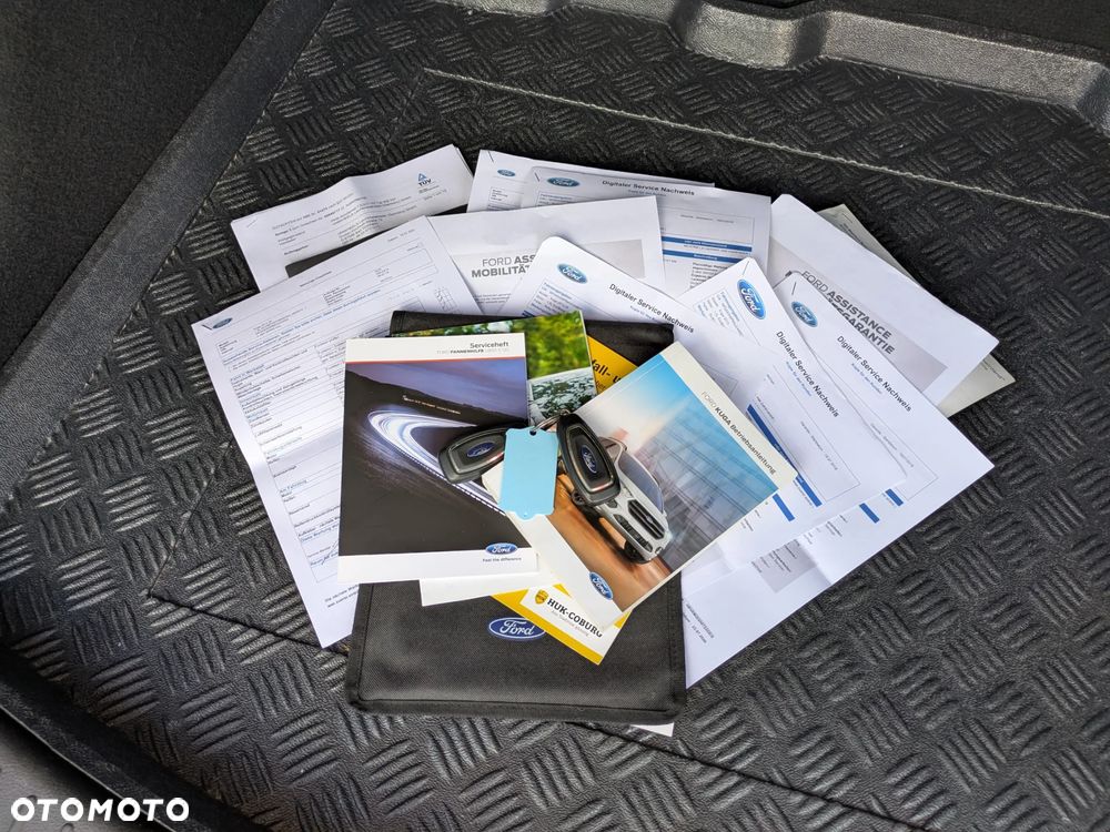 Ford Kuga 1.5 EcoBoost 2x4 Titanium - 36