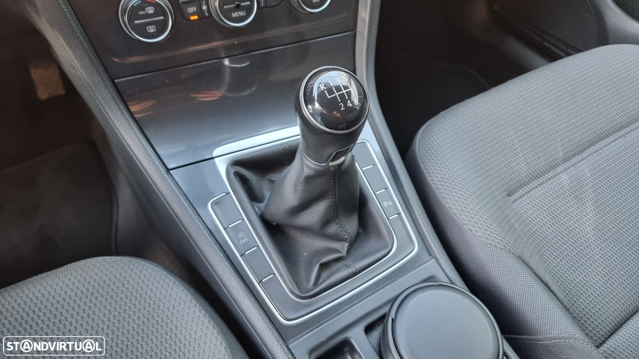 VW Golf 1.0 TSI Confortline - 11