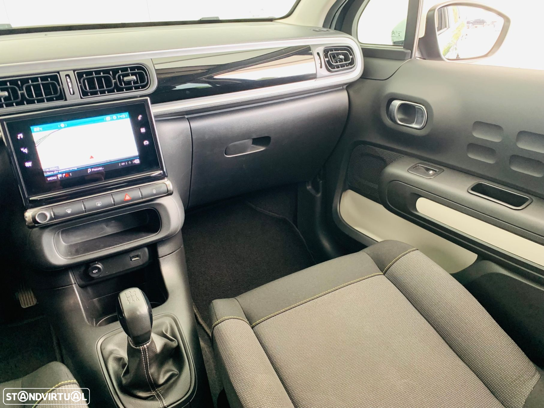 Citroën C3 1.2 PureTech Shine - 29