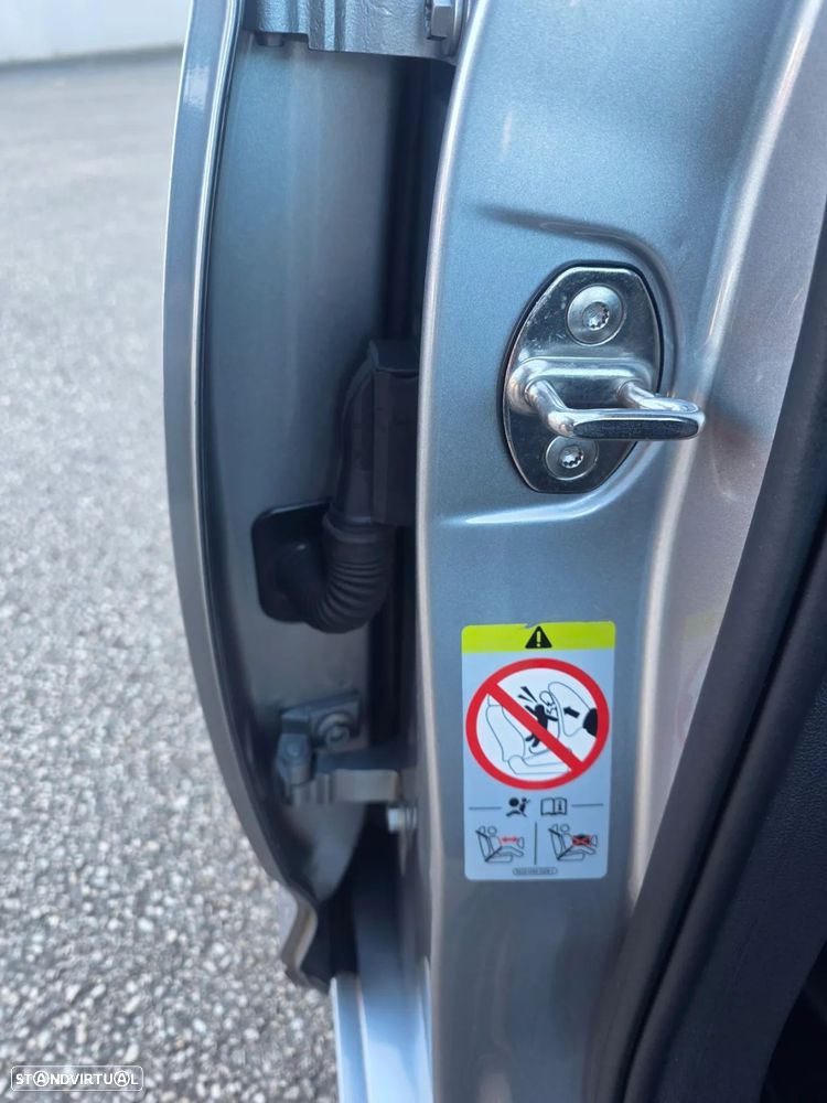 VW Passat Variant 2.0 TDi Highline DSG - 13