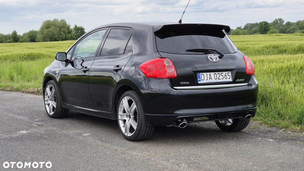 Toyota Auris 1.6 VVT-i Sol - 1