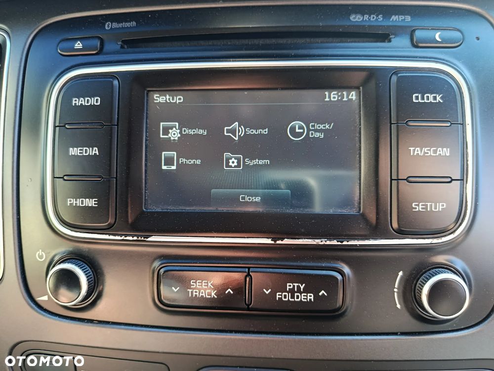 Kia Carens - 7