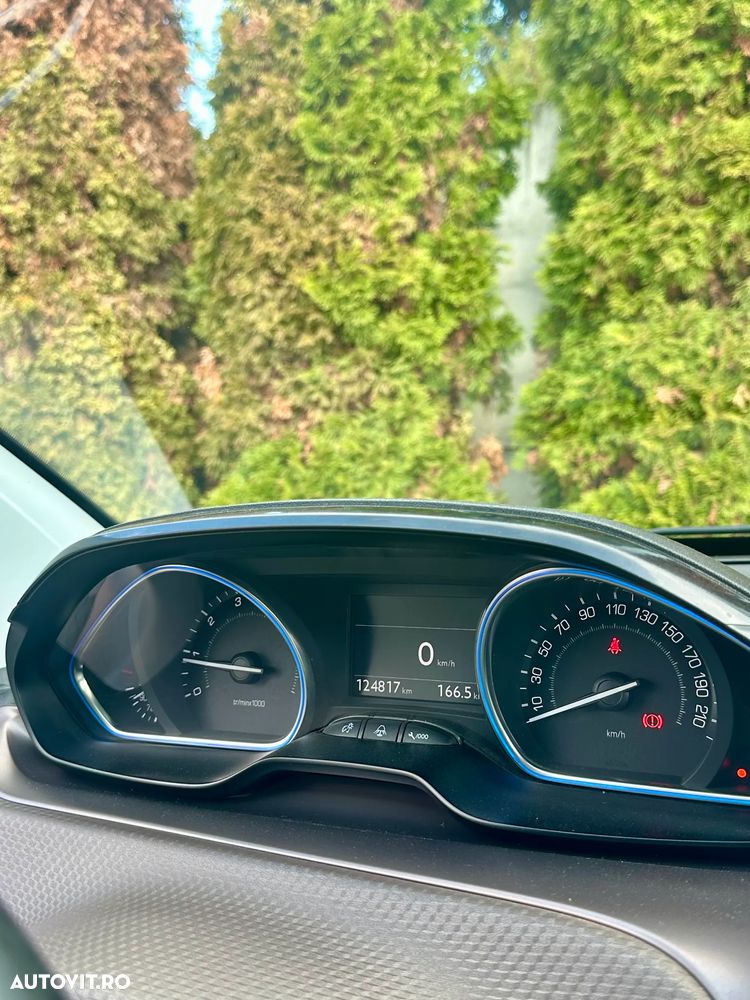 Peugeot 2008 - 13