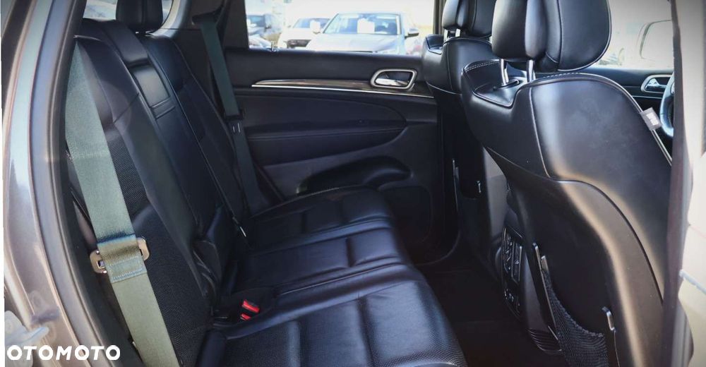 Jeep Grand Cherokee - 18