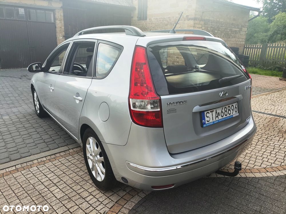Hyundai i30 i30cw 2.0 Style - 4